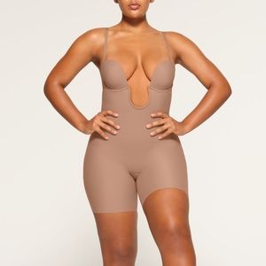 SKIMS DEEP PLUNGE SHAPEWEAR MID THIGH BODYSUIT
